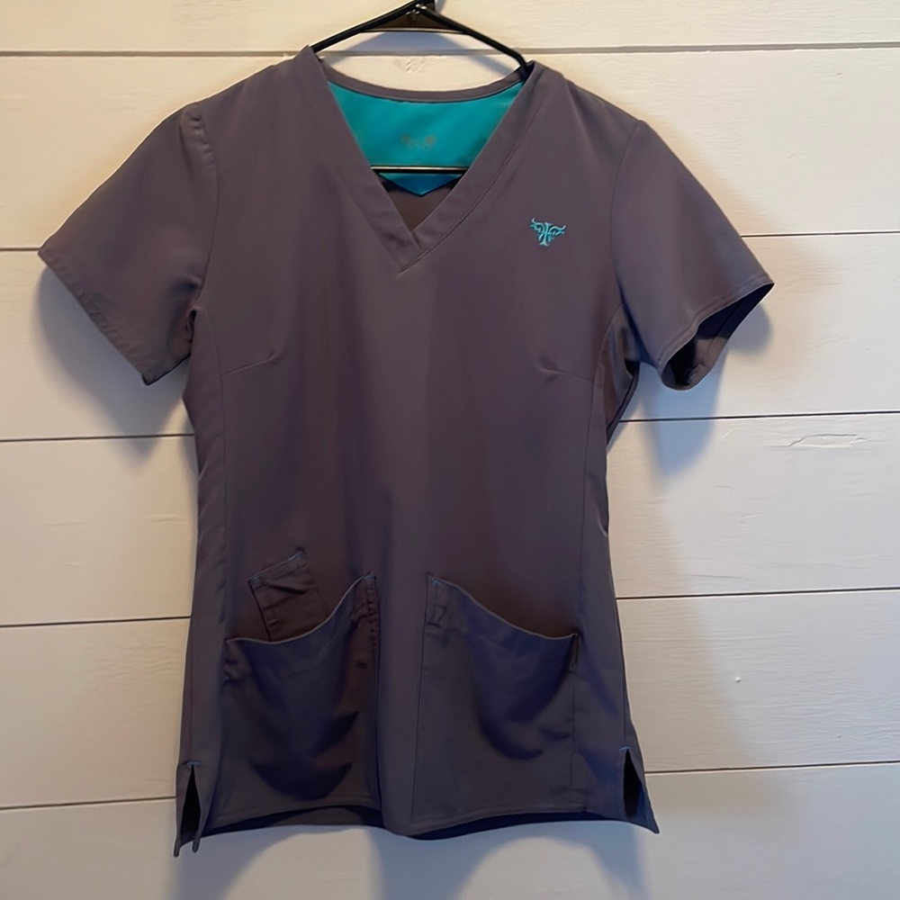 XS Med couture scrub top